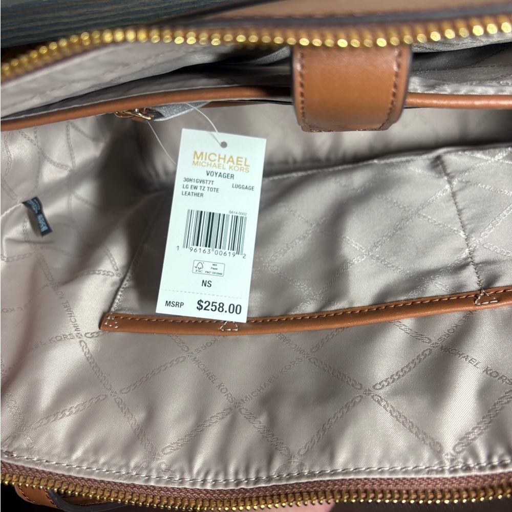 Michael Kors Voyager Large Saffiano Leather Tote - Picture 12 of 14